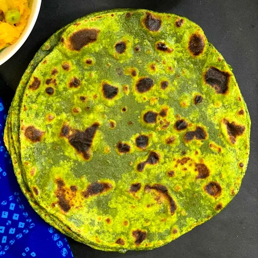Palak Paratha (Spinach Paratha)