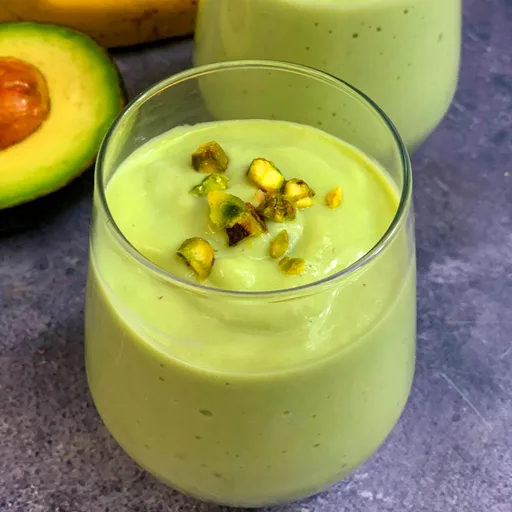 Batido de aguacate y plátano