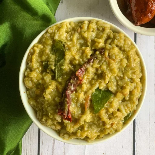 Palak Khichdi Recipe (Spinach Khichdi)