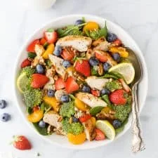 Ensalada de pollo a la mostaza y miel