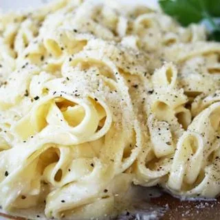Fettuccine Alfredo