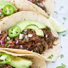 Tacos de barbacoa en cocción lenta