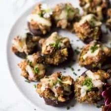 Champiñones Rellenos de Salchicha y Queso