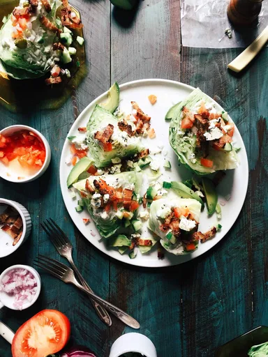Una Ensalada Wedge que Sí Quieres Comer