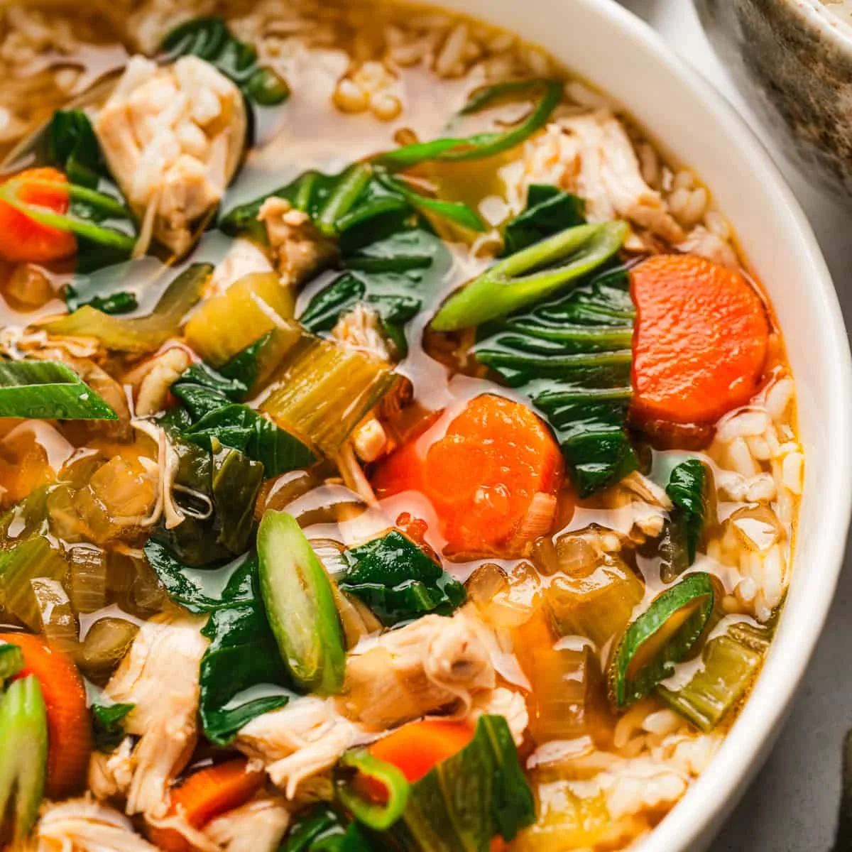 Sopa de Pollo con Arroz al Estilo Asiático