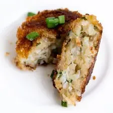 Croquetas de pescado fritas en sartén / Albóndigas de pescado