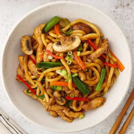 Yaki Udon de pollo