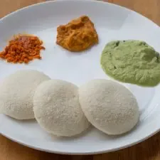 Haz idli blando usando sémola de arroz (método de batidora)