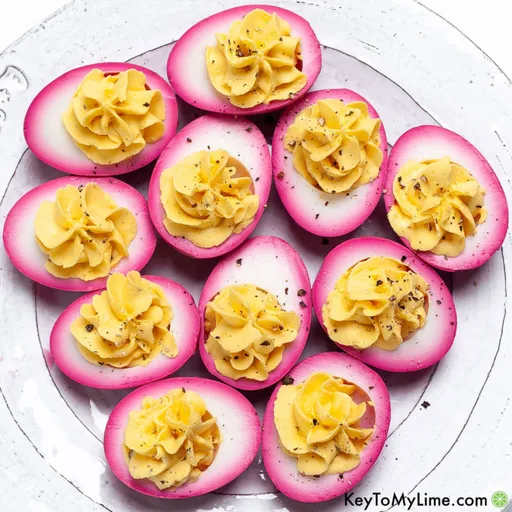 Receta de huevos rellenos encurtidos con remolacha
