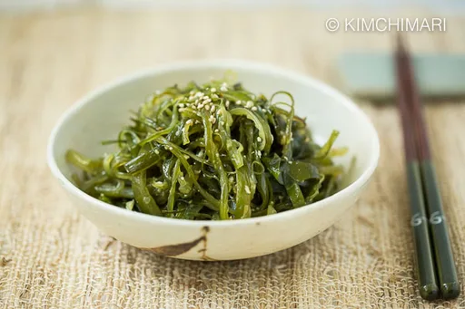 Korean Seaweed Stem Side Dish (Miyeok Julgi Bokkeum)