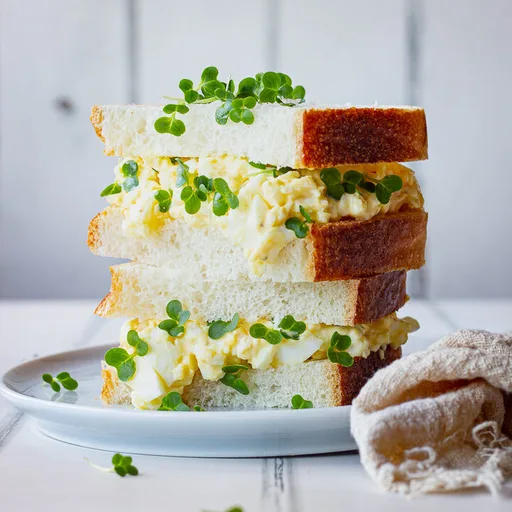Receta clásica de sándwich de huevo con mayonesa