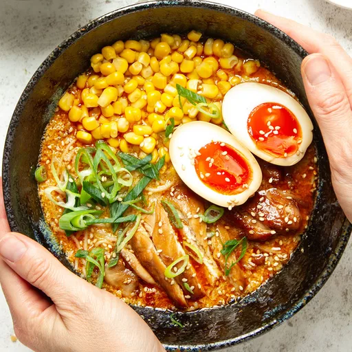 Ramen de miso con pollo