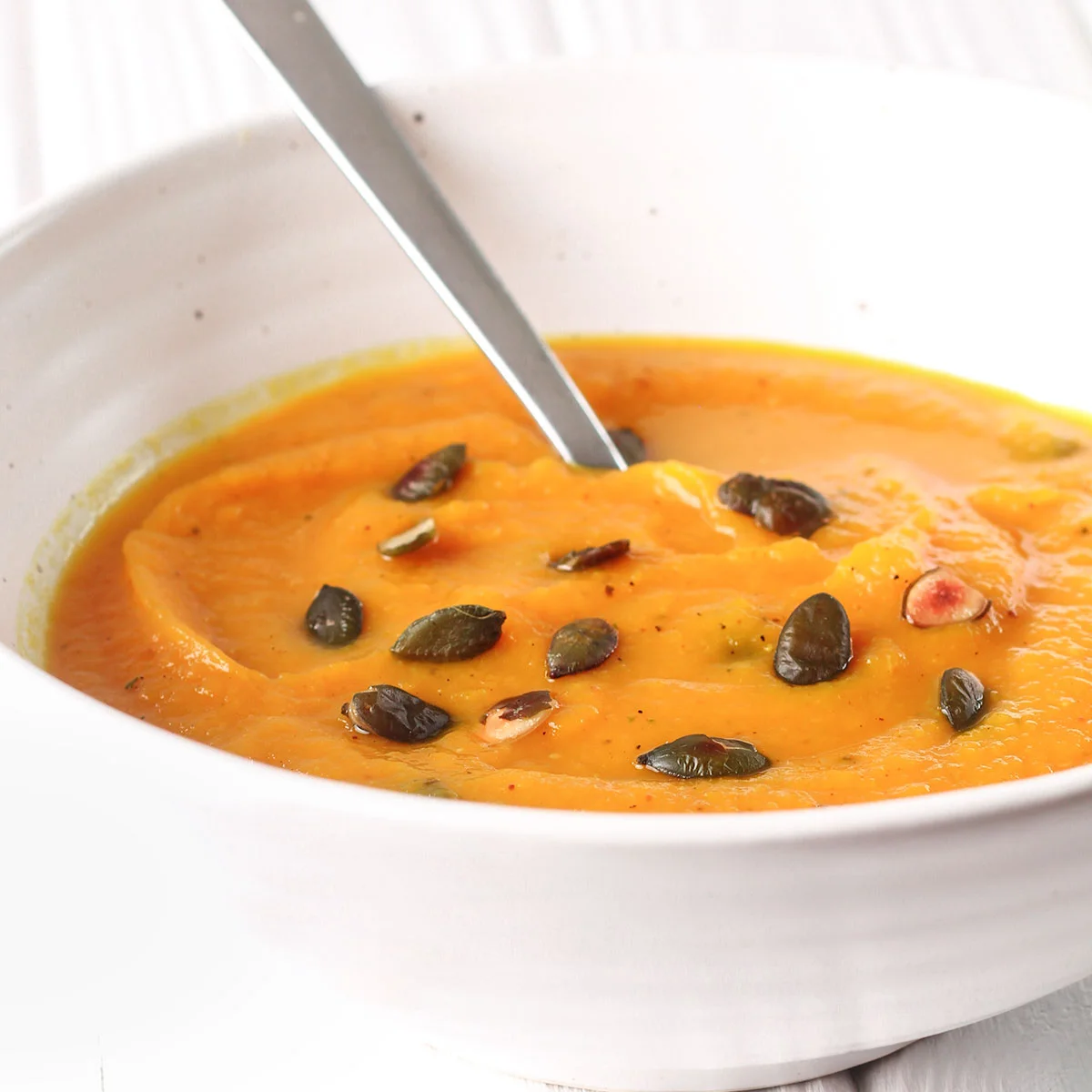 Soupe de potiron sans crème (facile, sans produits laitiers et végane)