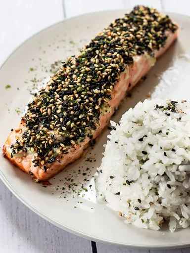 Salmón con furikake: horneado con teriyaki o mayonesa de wasabi