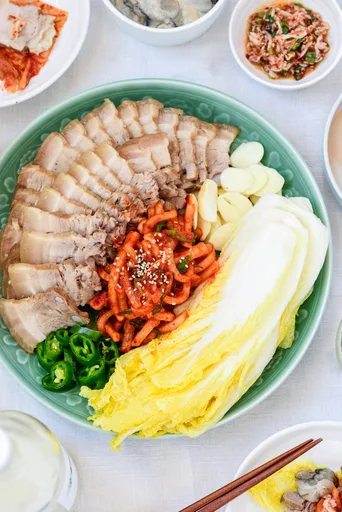 Bossam (Boiled pork belly wraps)