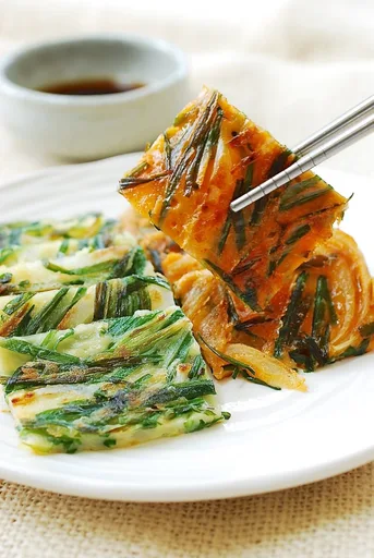 Buchjeon (Garlic Chive Pancakes)