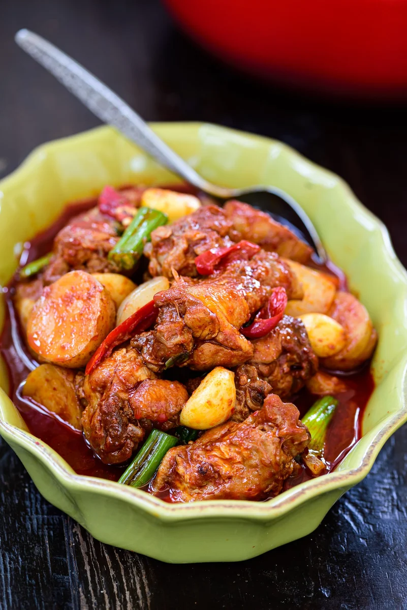 Dakdoritang (Korean spicy chicken stew)