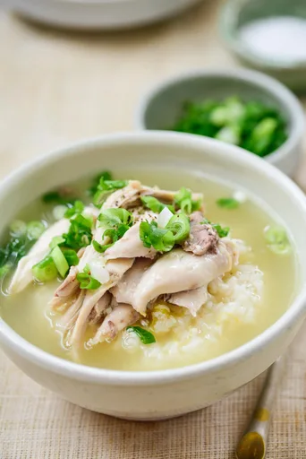Dak Gomtang (Korean Chicken Soup)