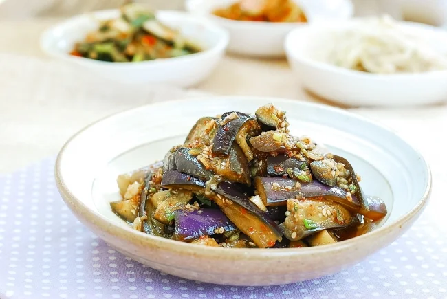 Gaji Namul (Steamed Eggplant Side Dish)