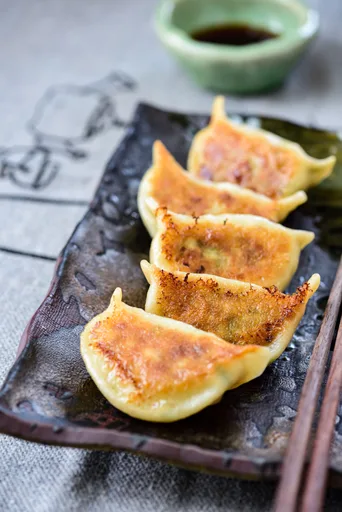 Shrimp dumplings (saeu mandu)