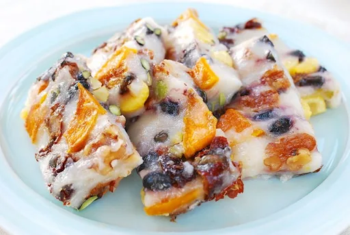 Youngyang Chaltteok (Healthy Sweet Rice Cake)
