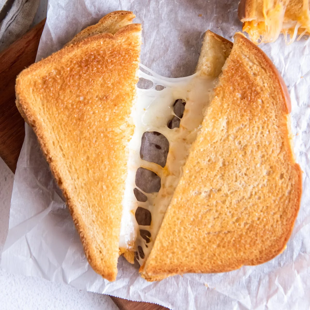Croque au fromage à la friteuse à air
