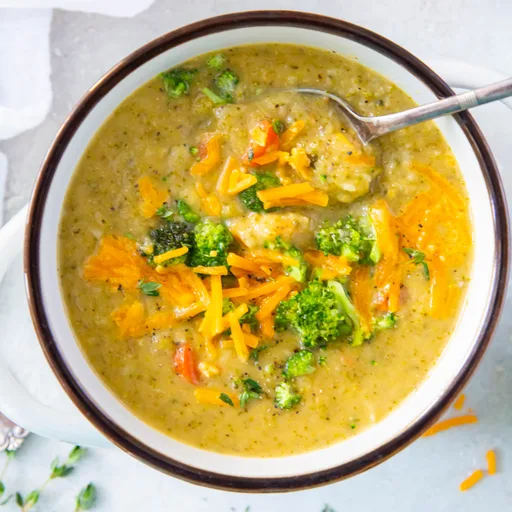 Sopa de brócoli y queso cheddar
