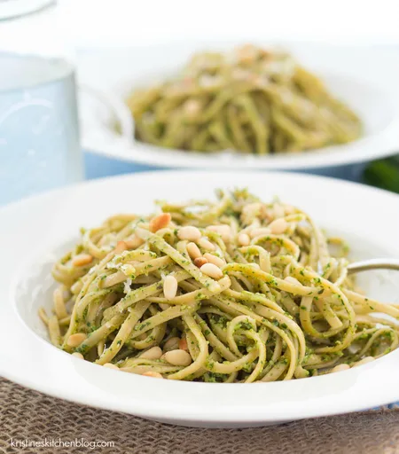 Pasta al pesto de col rizada