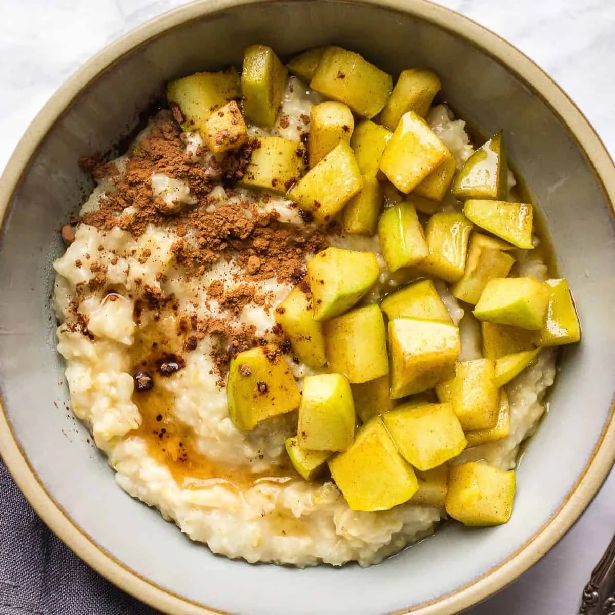 Creamy Caramelized Apples Oatmeal