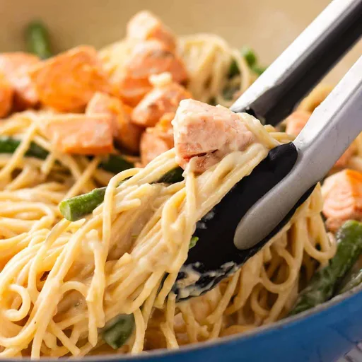Creamy Salmon Asparagus Pasta