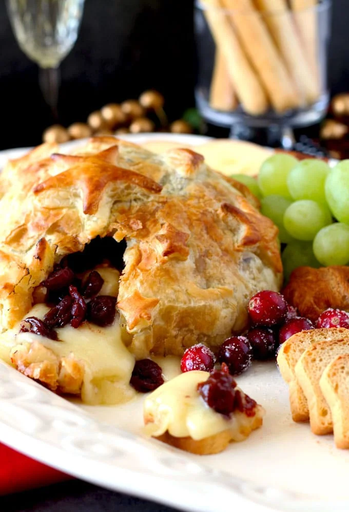 Baked Cranberry Brie Puff Pastry
