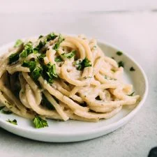 Creamy Mushroom Pasta with Garlic Sauce