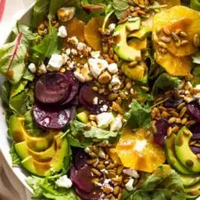 Ensalada de Remolacha Asada con Aguacate