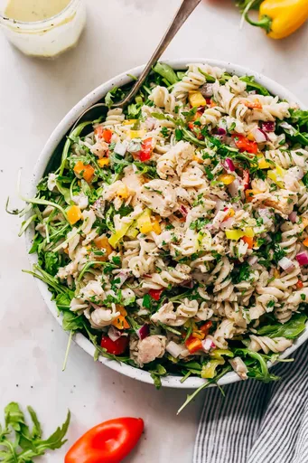 Ensalada Rápida de Pasta y Atún para el Verano