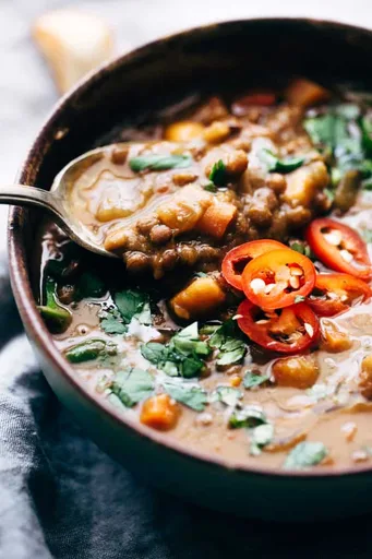 Sopa Marroquí de Lentejas y Boniato (Olla de Cocción Lenta)
