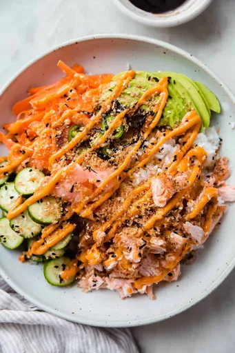 Bol de Sushi de Salmón Fácil para Entre semana