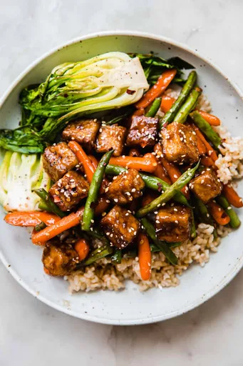 Sesame Ginger Tofu and Veggie Stir Fry