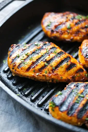 Pollo a la parrilla de inspiración asiática sencillo