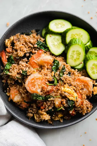 Arroz Frito con Albahaca Tailandesa