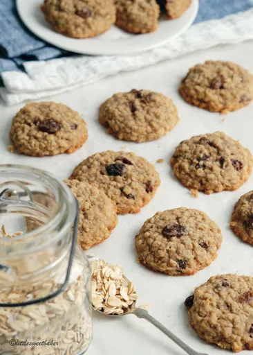 Classic Oatmeal Raisin Cookies