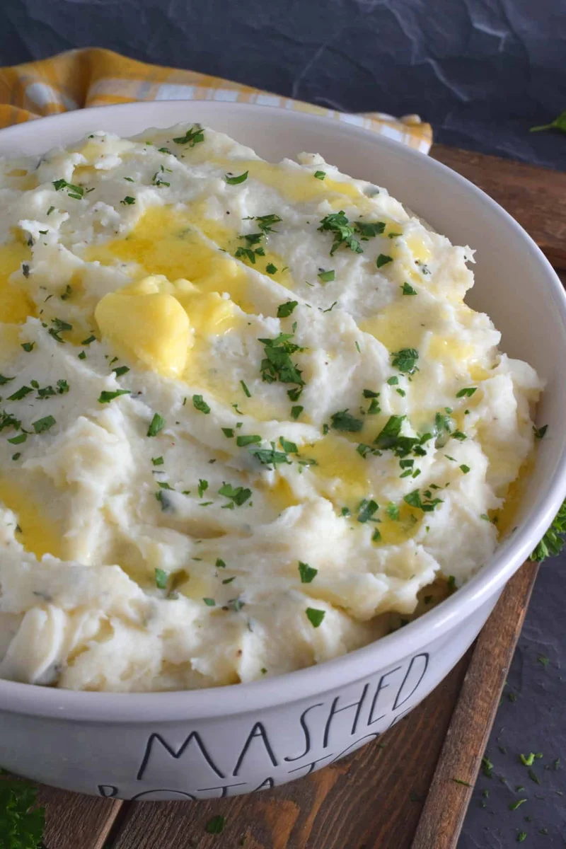 Purê de batatas com manteiga e ervas