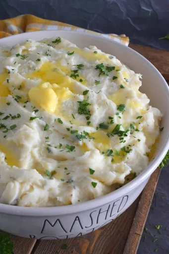 Purê de batatas com manteiga e ervas