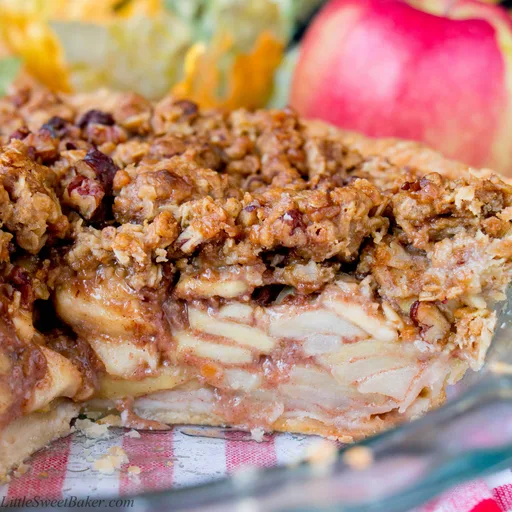 Toffee Apple Pecan Crumble Pie (video)