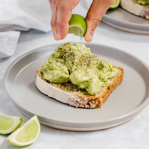Ensalada de pollo y aguacate