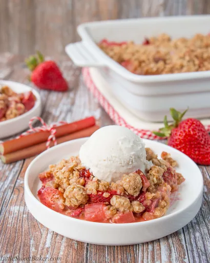 Strawberry Rhubarb Crisp (video)