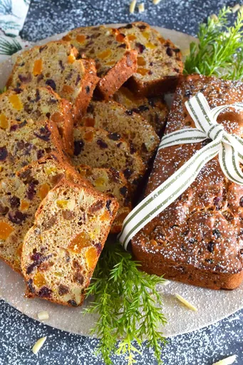 Pan inspirado en el Stollen alemán