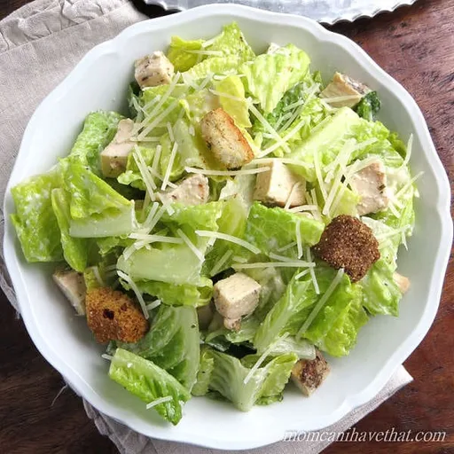 Ensalada César con pollo a la parrilla