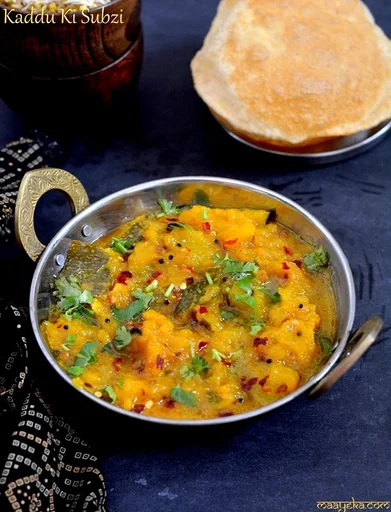 Khatti Meethi Kaddu ki sabzi ,Sweet and Sour Pumpkin curry