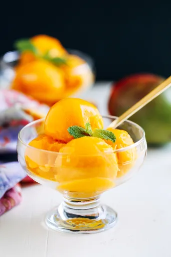 Mango Turmeric Smoothie