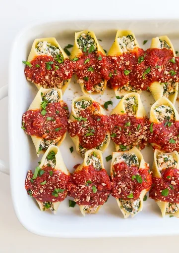 Conchiglioni rellenos de espinacas y ricota de anacardos